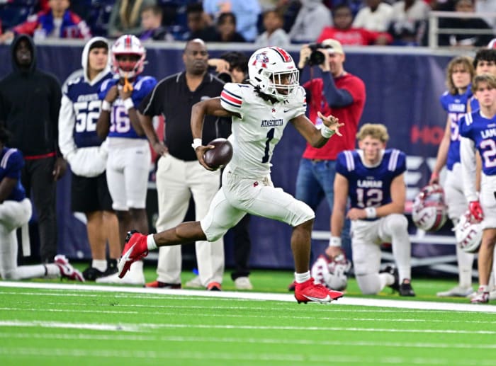 atascocita lamar football texas high school playoff regional semifinal tom dendy 2023 TIM_9240